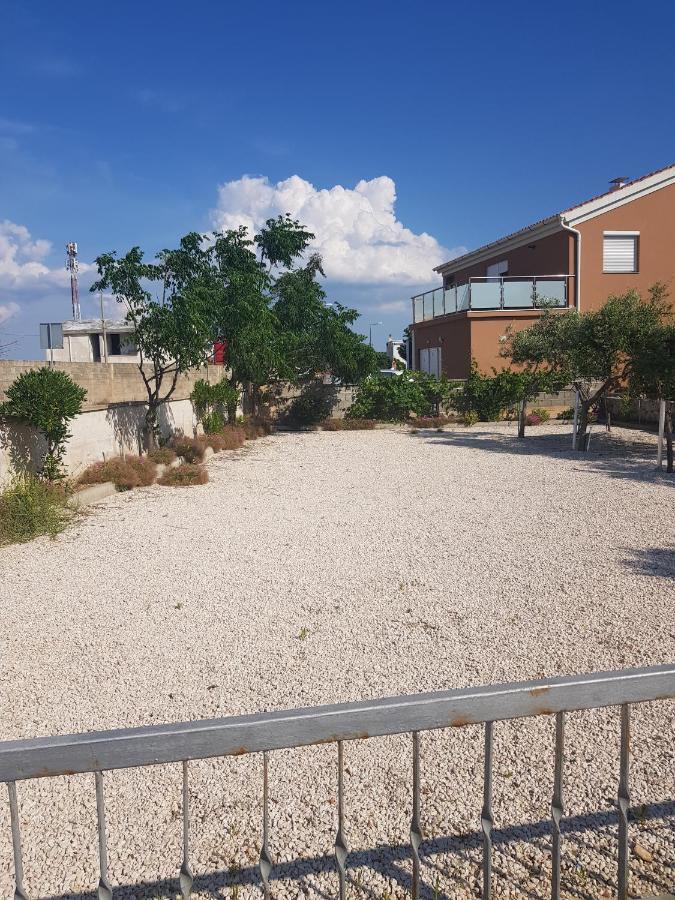 Appartamento Astra Vir Esterno foto